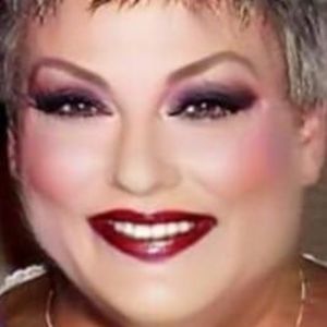 Meet your Posher, Dee